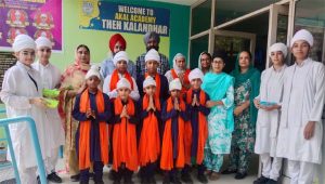 ਸੱਚਖੰਡ ਵਾਸੀ ਪਦਮ ਸ਼੍ਰੀ, ਵਿੱਦਿਆ ਮਾਰਤੰਡ, ਸ਼੍ਰੋਮਣੀ ਪੰਥ ਰਤਨ ਸੰਤ ਬਾਬਾ ਇਕਬਾਲ ਸਿੰਘ ਜੀ ਦੇ 100ਵੇਂ ਜਨਮ ਦਿਹਾੜੇ ਮੌਕੇ ਅੰਮ੍ਰਿਤ ਸੰਚਾਰ ਸਮਾਗਮ ਵਿੱਚ ਅਕਾਲ ਅਕੈਡਮੀ ਥੇਹ ਕਲੰਦਰ ਦੇ ਵਿਦਿਆਰਥੀਆਂ ਦੀ ਸ਼ਮੂਲੀਅਤ